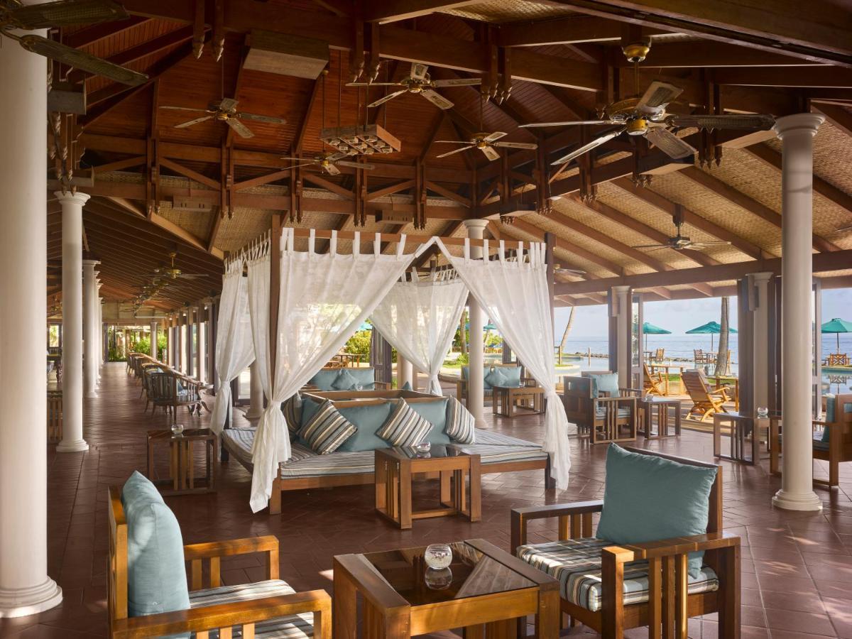 Royal Island Resort Maldives Dharavandhoo Esterno foto The interior of the resort